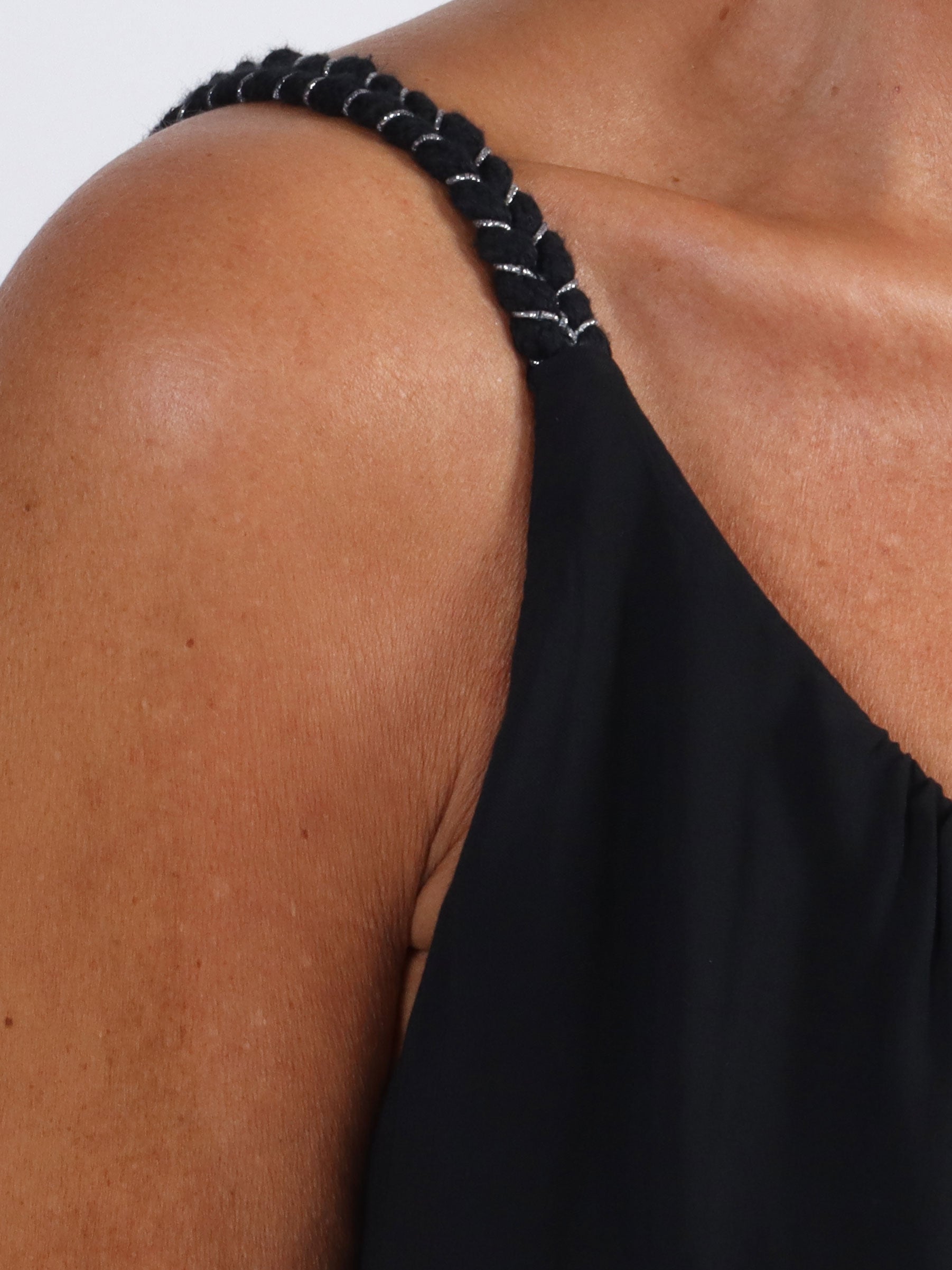 Asia - Söt viskostopp i plus size med flätade band